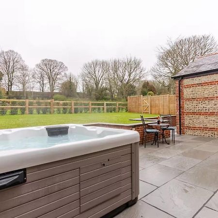 The Old Coach House - Hot Tub - Dorset Villa Pimperne Екстериор снимка